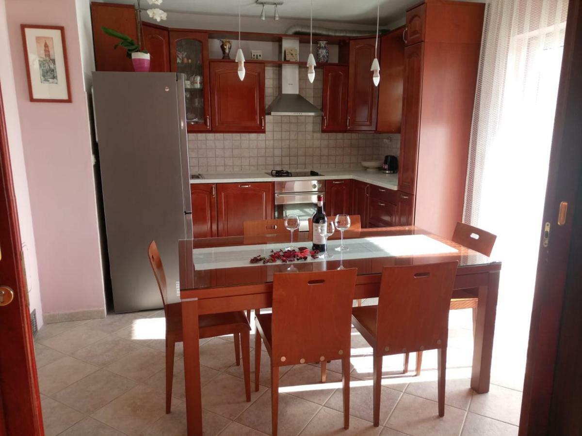 Apartmani Kujundzic Duće Buitenkant foto